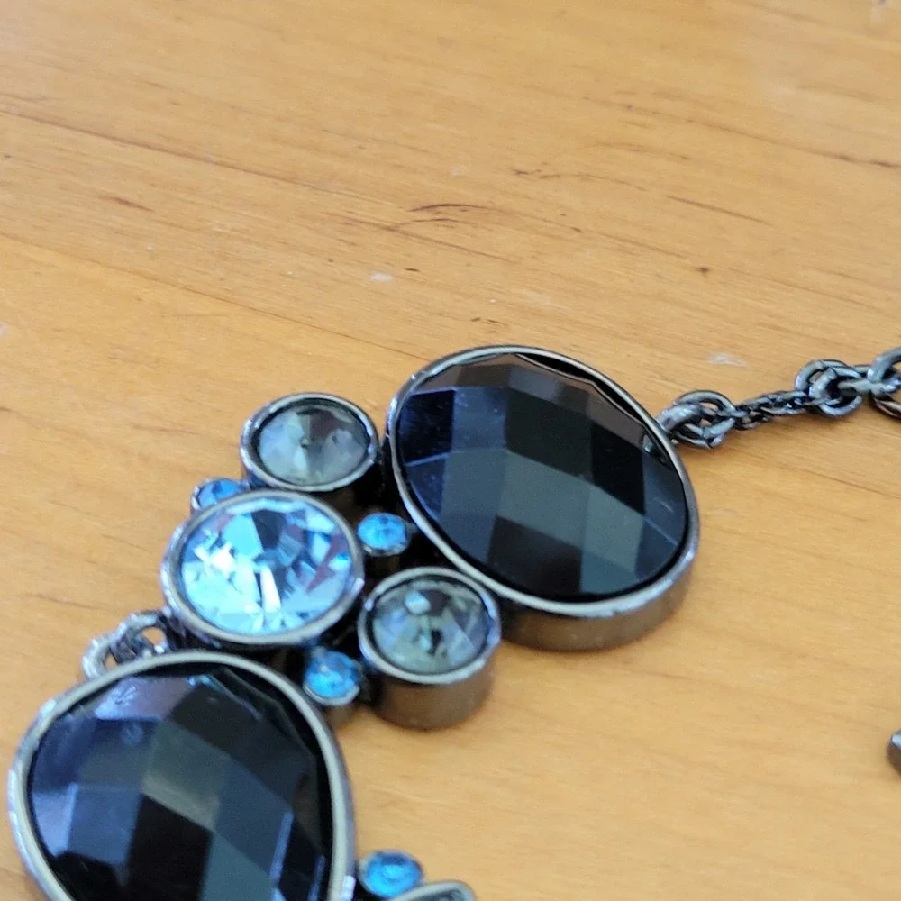 Vintage T TAHARI Gunmetal Black Blue Crystal Cluster Link Bracelet